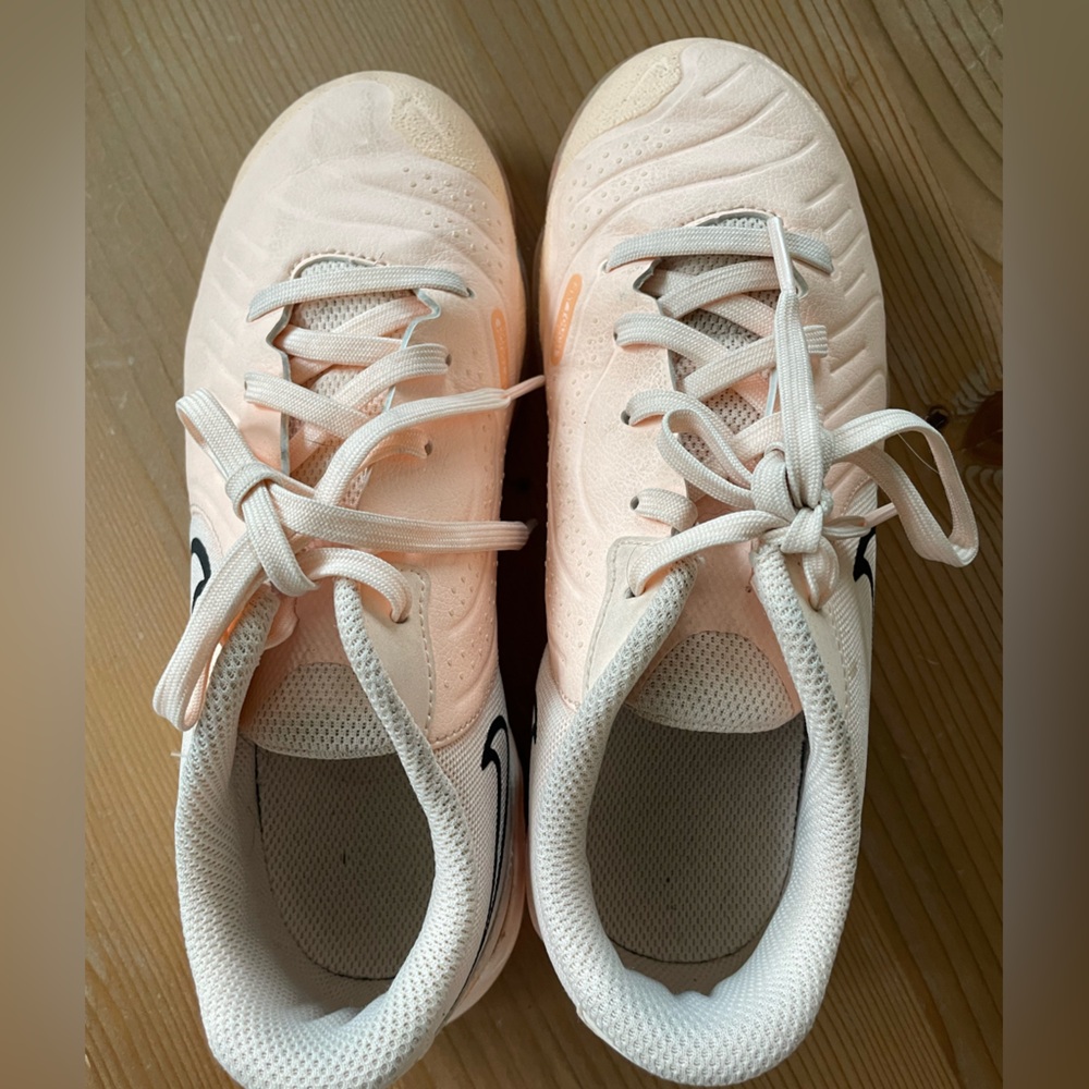 Girls Nike indoor futsal shoes size 3Y